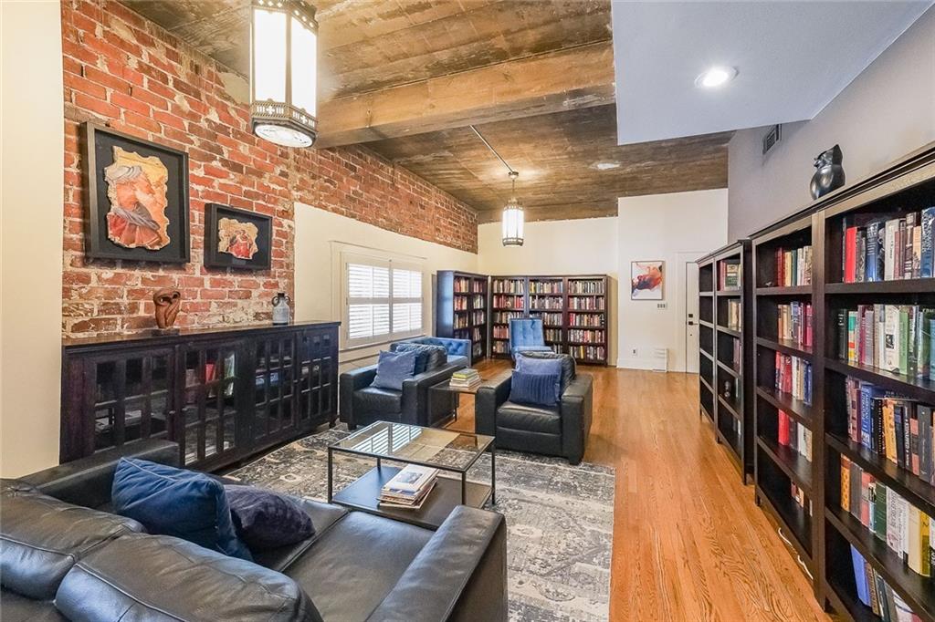 1026 Saint Charles Avenue NE 15