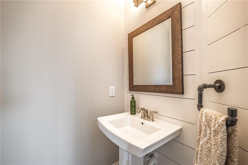1384 Doublegate Drive, Brookhaven, Georgia image 13