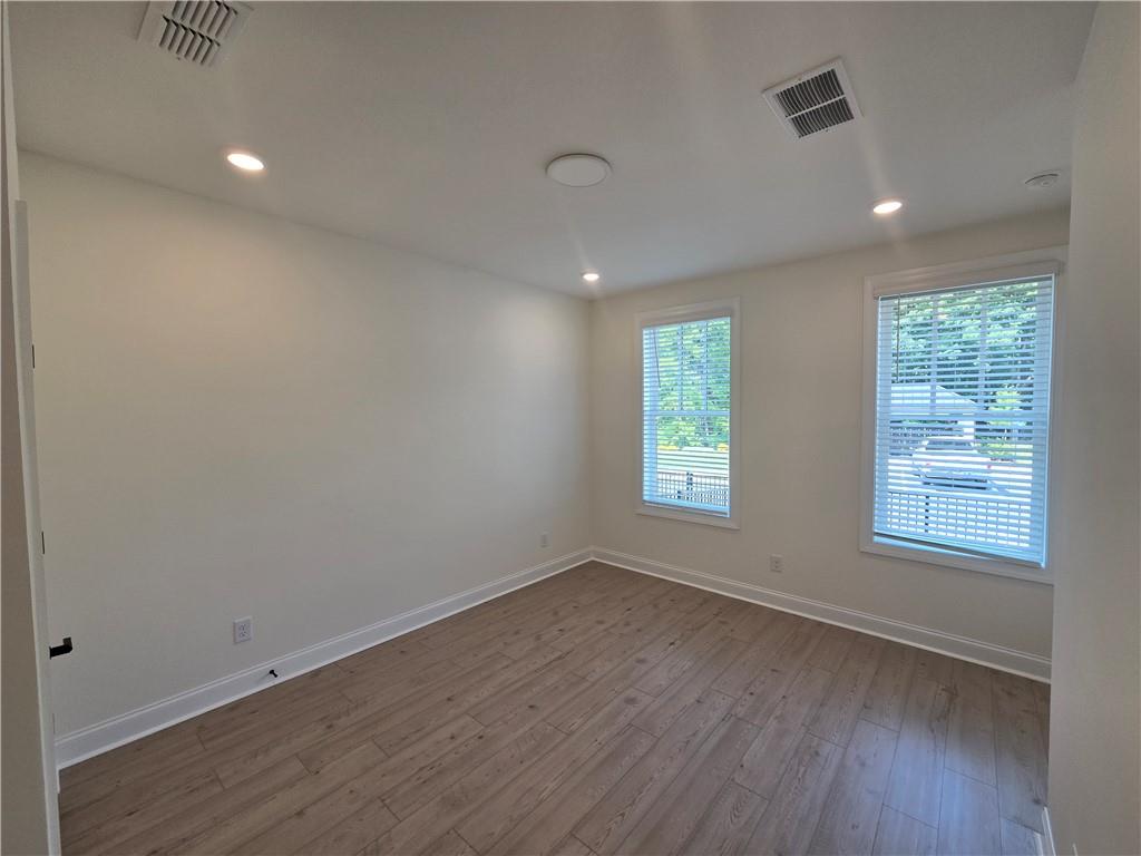 Wards Xing - Residential Lease