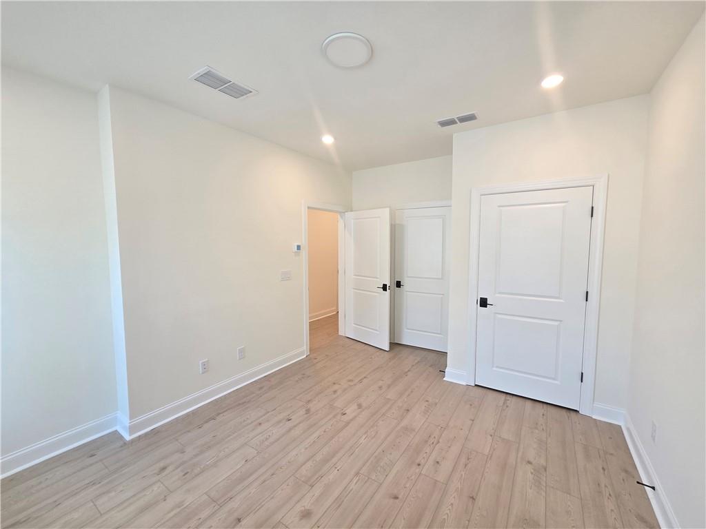 Wards Xing - Residential Lease