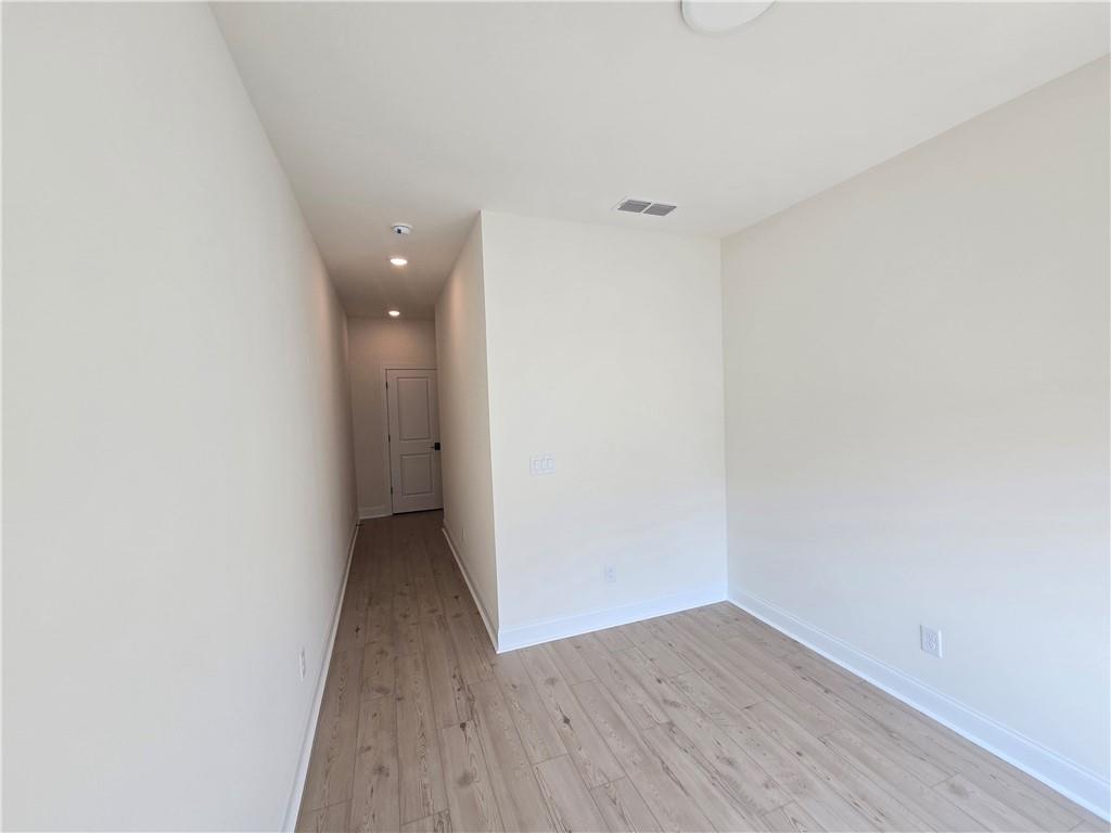 Wards Xing - Residential Lease