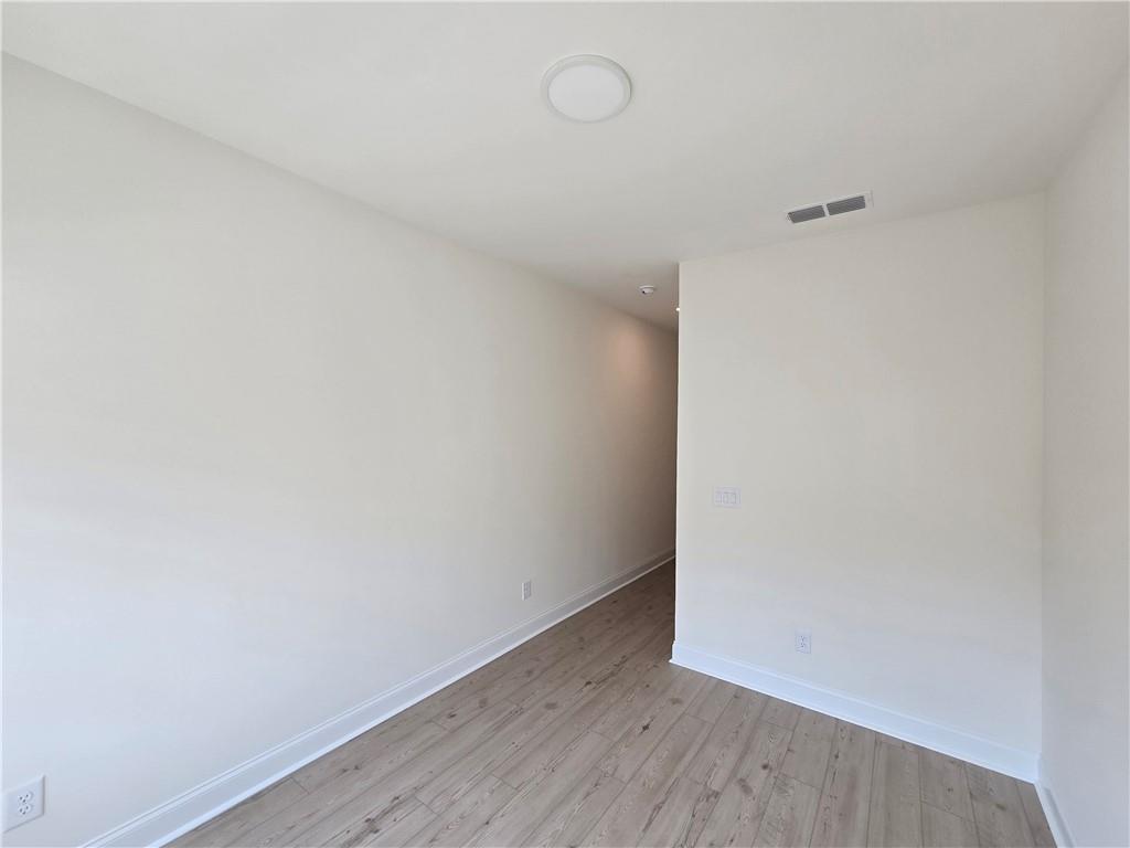 Wards Xing - Residential Lease