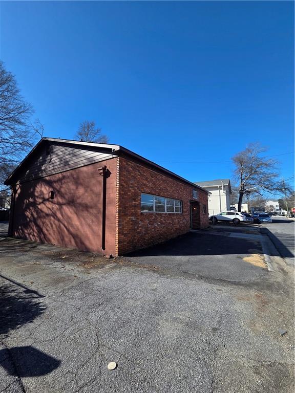 590 Armstrong Street SE