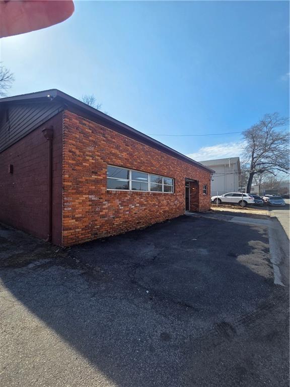 590 Armstrong Street SE