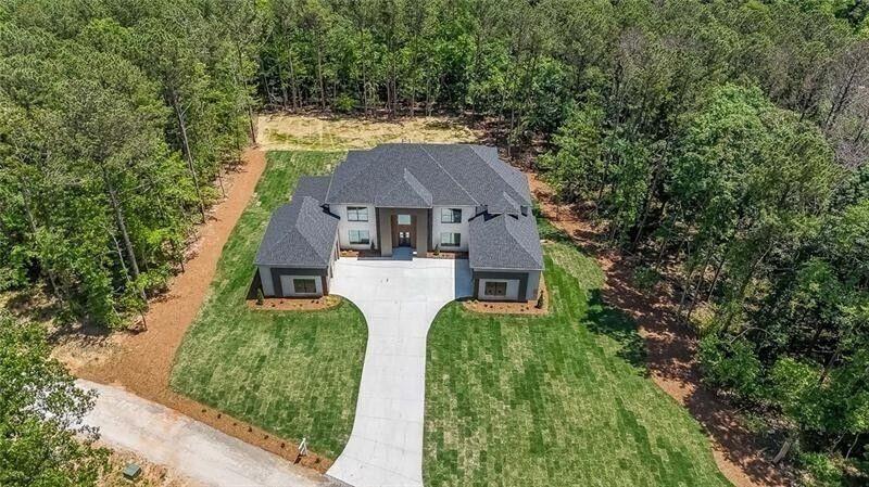 2843 N Bogan Road