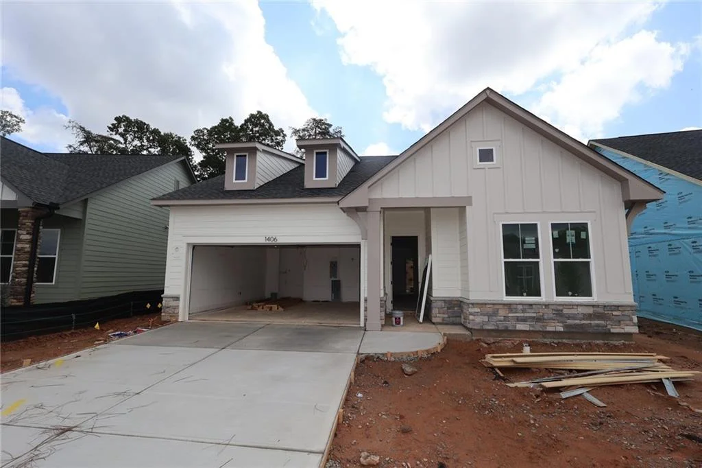 1406 Autumn Lake Drive SW