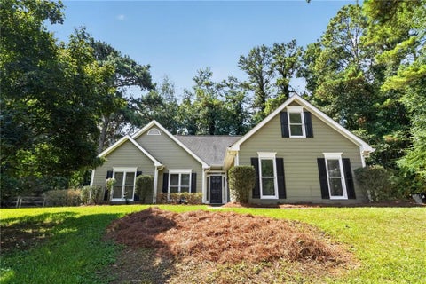 Homes For Sale - 106 Crown Forest Drive<br/> Henry County, Mcdonough, GA 30252