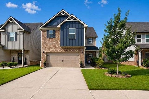 Homes For Sale - 2032 Bridgewater Pass<br/> Hampton, GA 30228