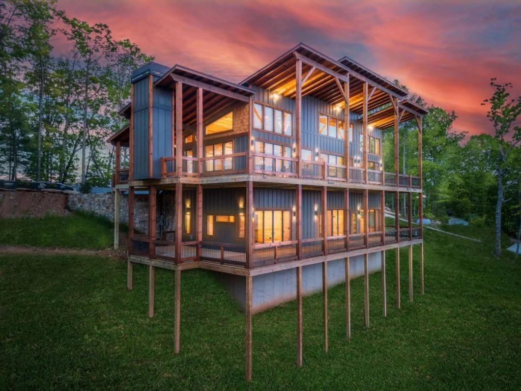 885 Tower Road