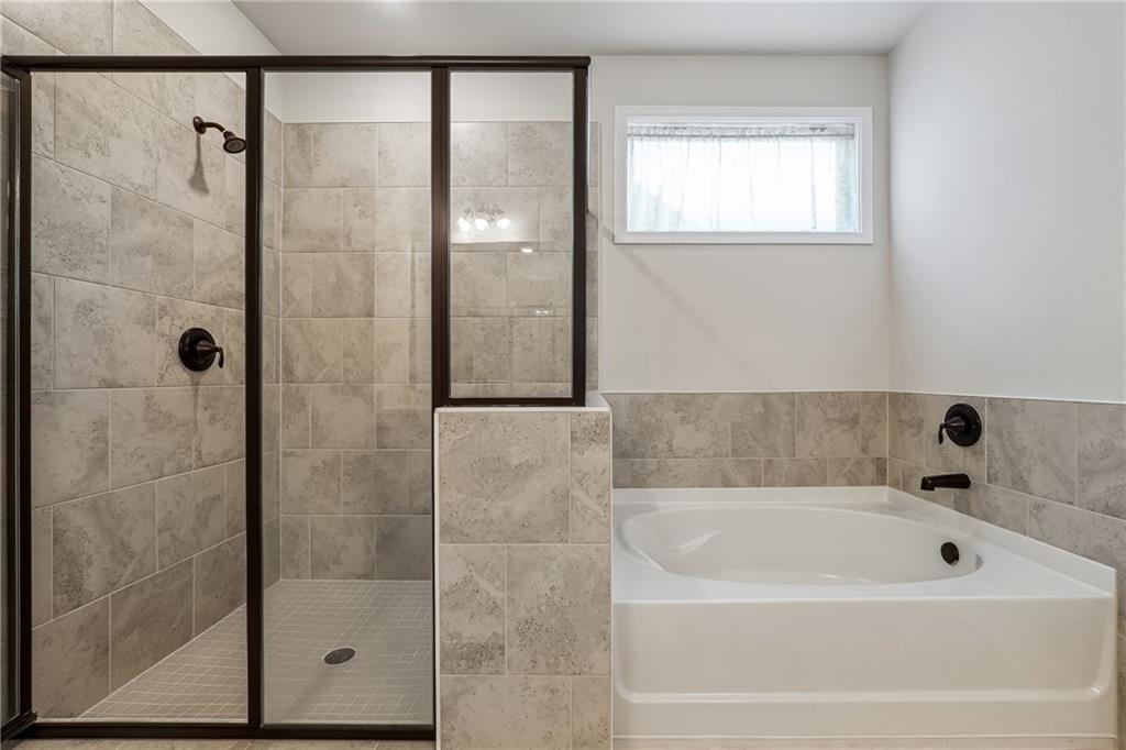 2526 Knob Creek Drive, Snellville, Georgia image 12