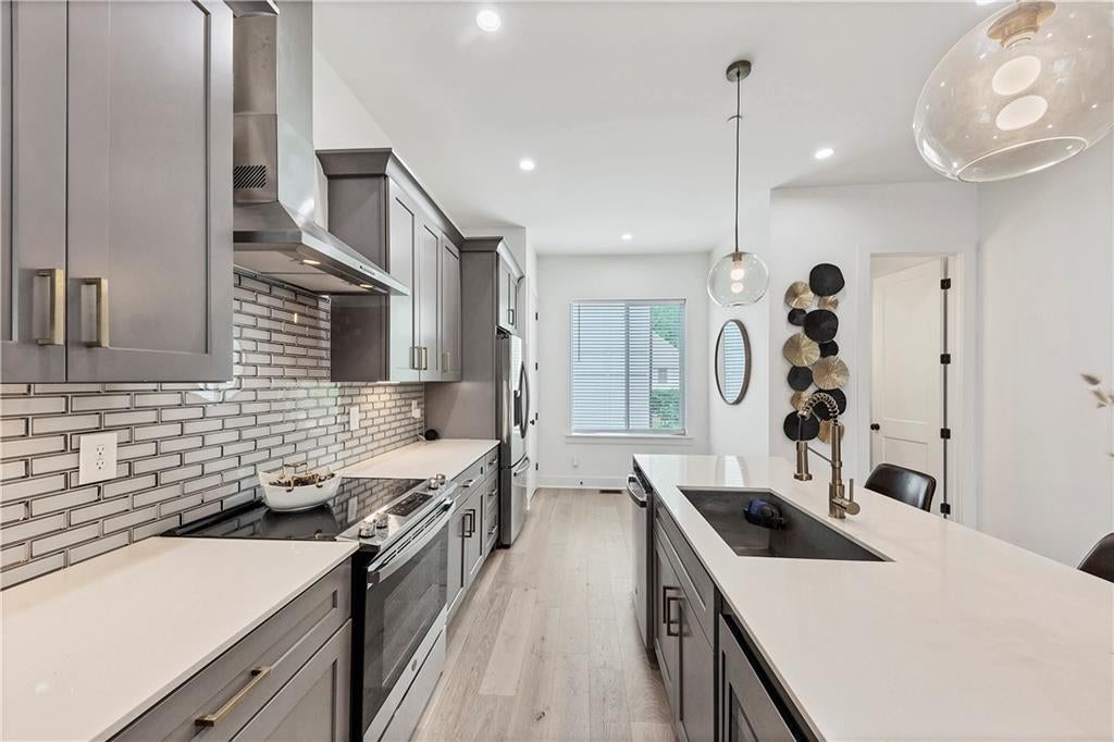 701 Pryor Street SW 5
