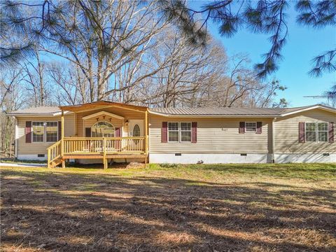 5498 Woodlin Road Lula GA 30554