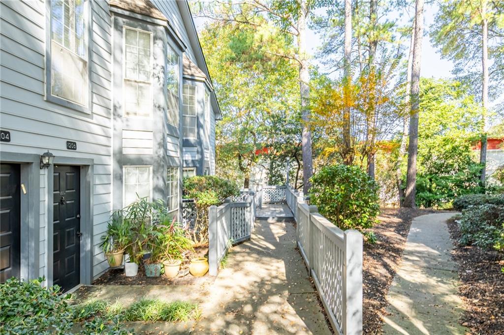 1210 Weatherstone Drive NE