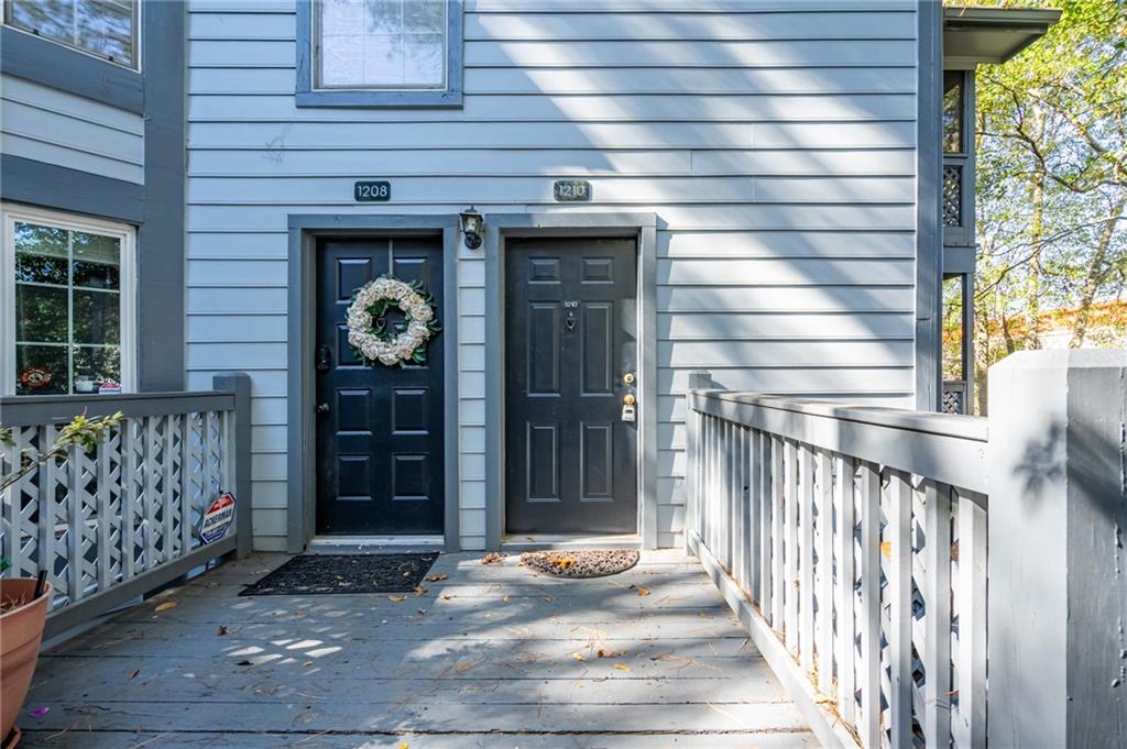 1210 Weatherstone Drive NE