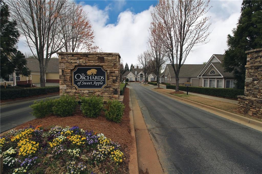 1107 Sweet Apple Circle, Alpharetta, Georgia image 2