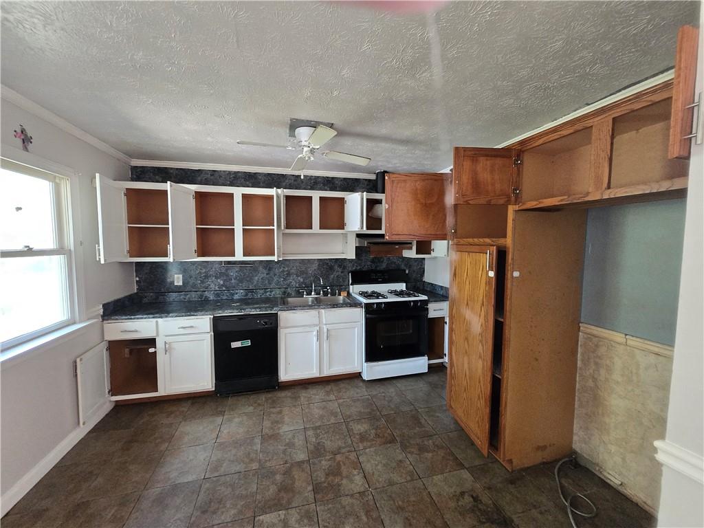 3295 Stoneybrook Drive