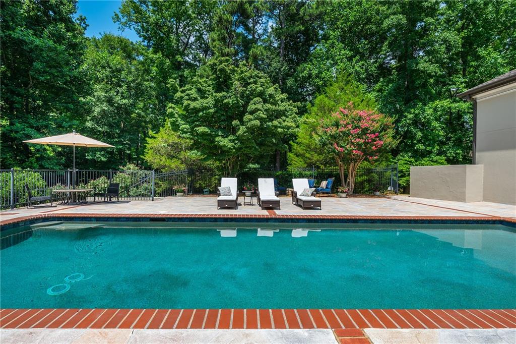 1025 Stonegate Court