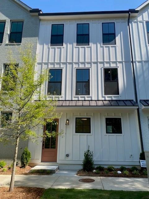 Located in Buckhead yet tucked away in its own secluded pocket is Empire Dalston, just minutes from Chastain Park. Dalston is comprised of 45 well-appointed townhomes with an urban, farmhouse-style flair. A home at Dalston promises a walkable lifestyle. Top local attractions like Lenox Mall, Phipps Plaza, Brookhaven and the Shops of Buckhead Village just minutes away. This Addison plan features an open concept with 10' ceilings on main which allows for a perfect entertainment space. In addition, there are 2 bedrooms, 2.5 baths and a 2 car garage. This home includes many upgrades, including cabinets, tile, flooring and lighting to name a few. Call to schedule time to see our decorated model home and walk this under construction home. This home is move-in ready!!!
Receive $5000 toward closing costs with our preferred lenders.
