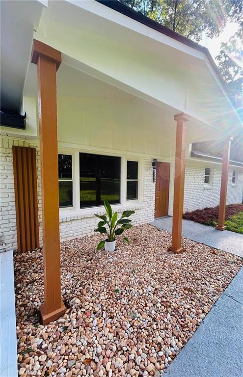 1018 Oakton Drive SW