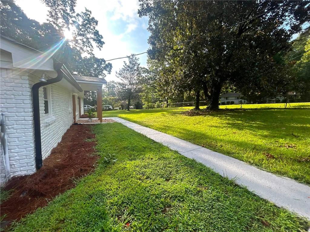 1018 Oakton Drive SW