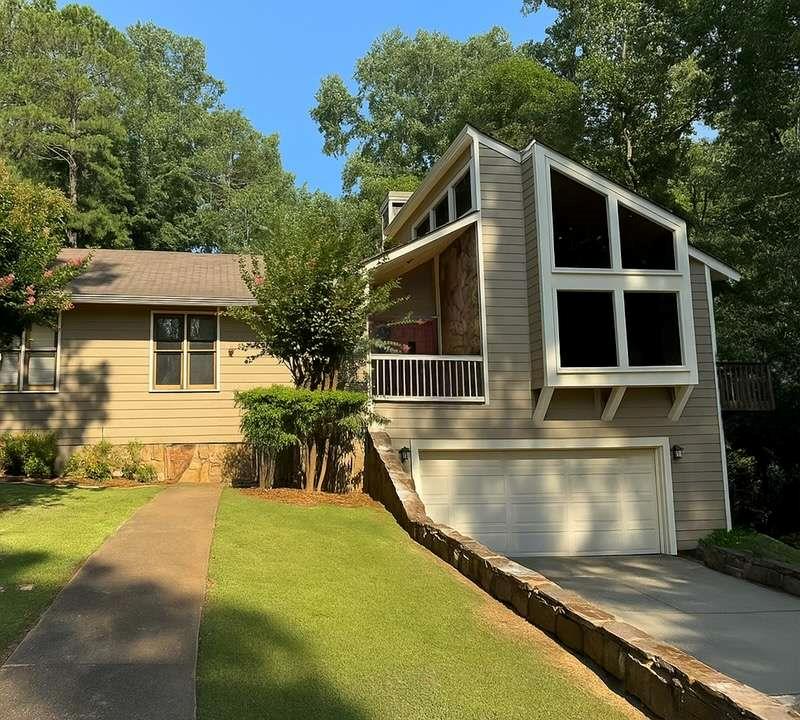 6302 Valley Stream Drive