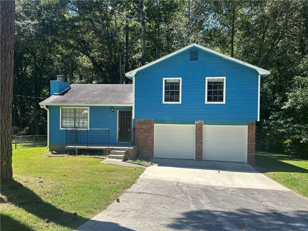 This charming home is designed for comfort and style, featuring three bedrooms and two full bathrooms, you are welcomed into a comfortable living room that leads around to an eating area that sits at the edge of the kitchen. This home is perfect for the first time home buyer or the investor looking to add to their portfolio.