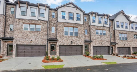 Townhouse For Sale - 6003 Haviland Alley #43<br/> Sugar Hill, GA 30518