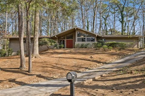 Photo of 6375 River Overlook Drive NW, Atlanta, GA 30328 (MLS # 7717913)