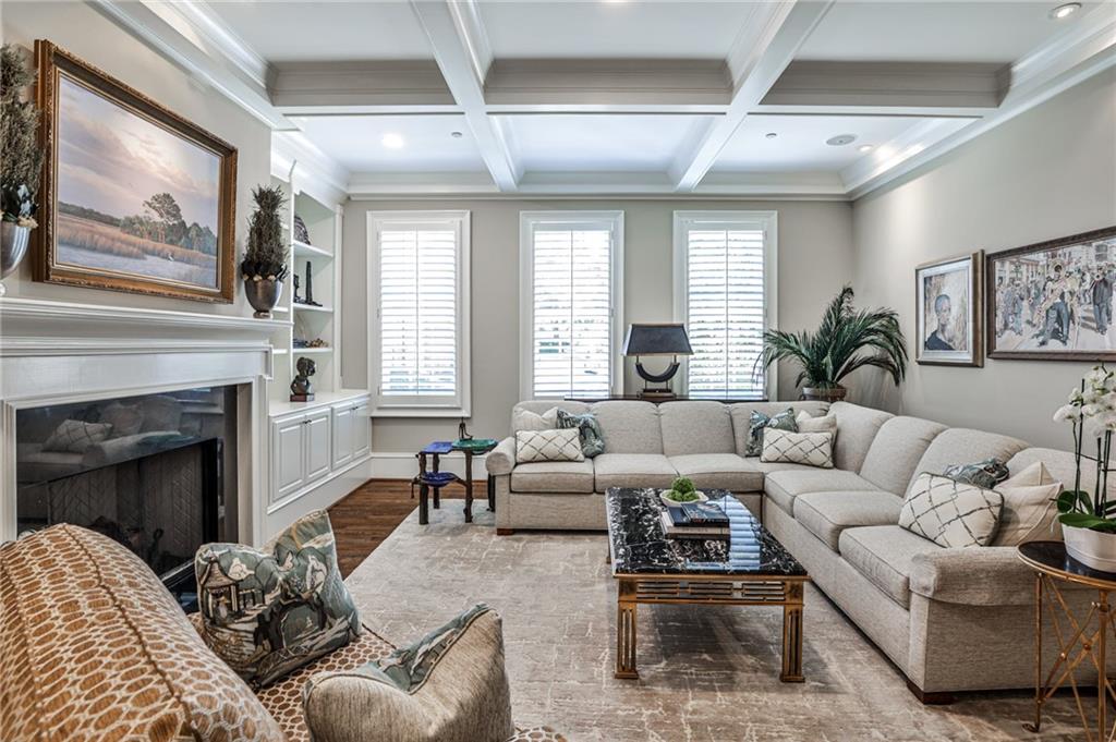 PACES AVENUE - Residential