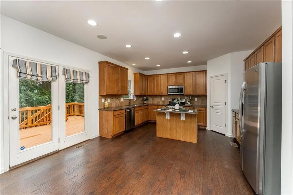 Canton, Georgia 30114, United States, 5 Bedrooms Bedrooms, ,3 BathroomsBathrooms,Residential,Active,224182