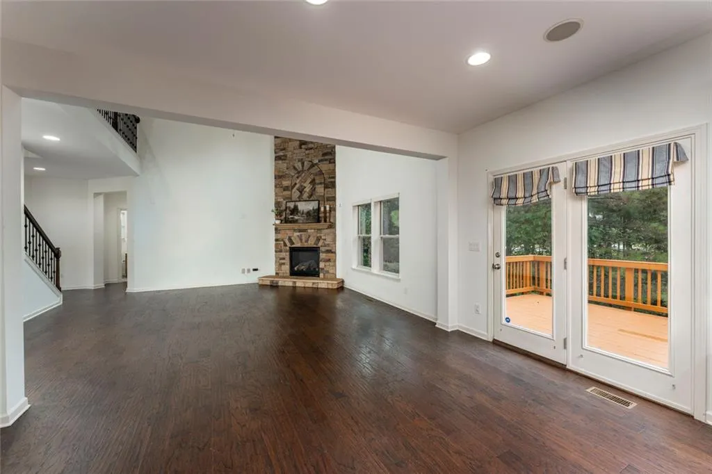 Canton, Georgia 30114, United States, 5 Bedrooms Bedrooms, ,3 BathroomsBathrooms,Residential,Active,224182