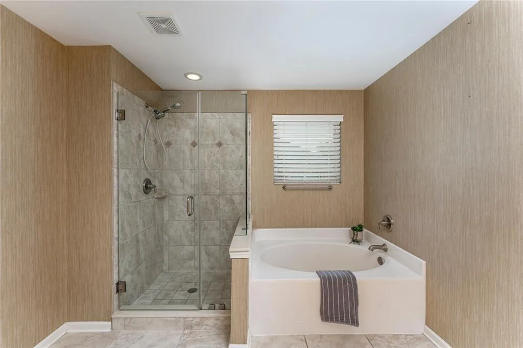 Canton, Georgia 30114, United States, 5 Bedrooms Bedrooms, ,3 BathroomsBathrooms,Residential,Active,224182