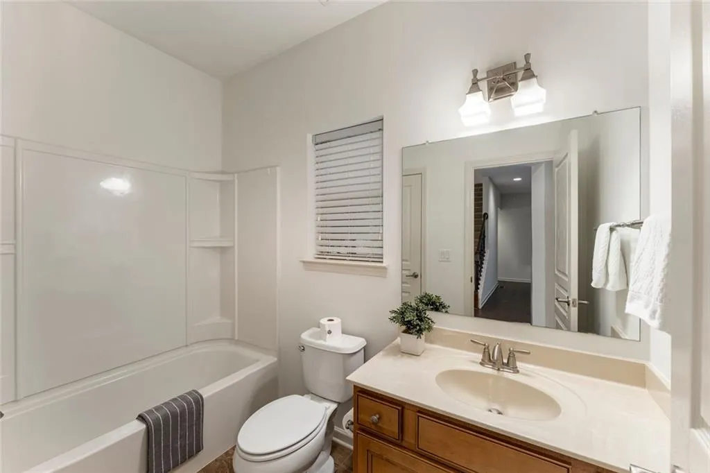 Canton, Georgia 30114, United States, 5 Bedrooms Bedrooms, ,3 BathroomsBathrooms,Residential,Active,224182