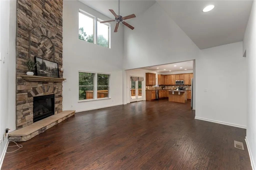 Canton, Georgia 30114, United States, 5 Bedrooms Bedrooms, ,3 BathroomsBathrooms,Residential,Active,224182