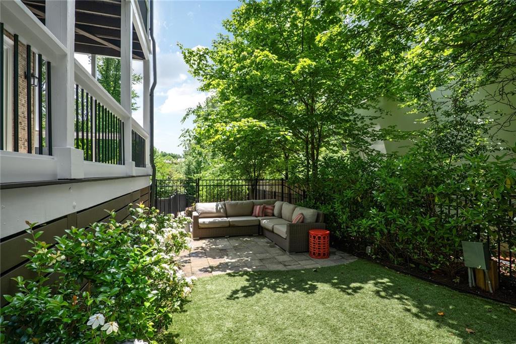 385 Rowes Circle