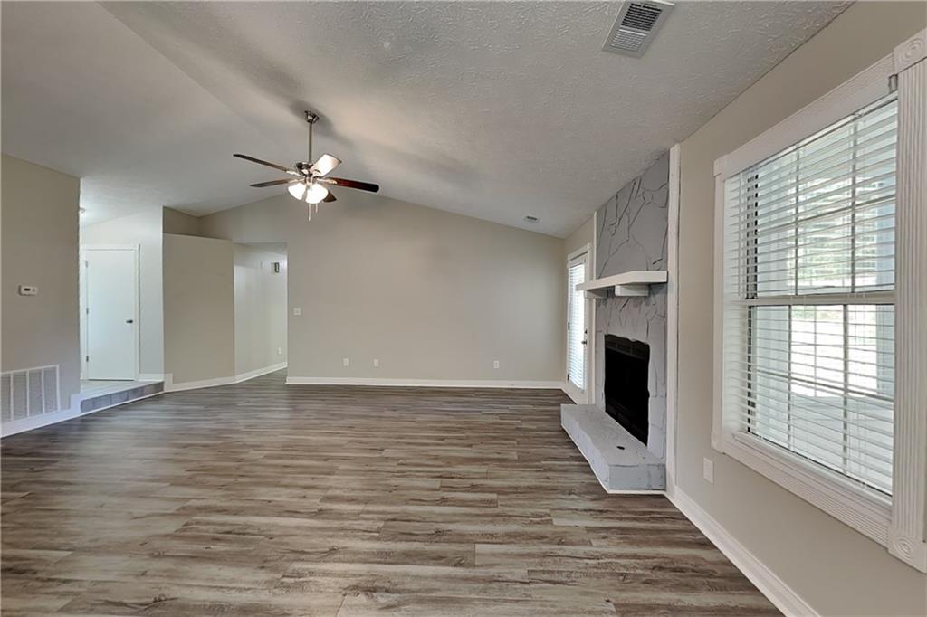 River Oaks - Residential Lease