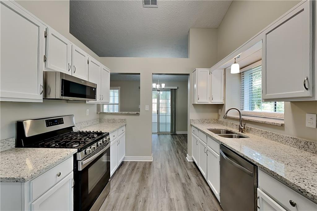 River Oaks - Residential Lease