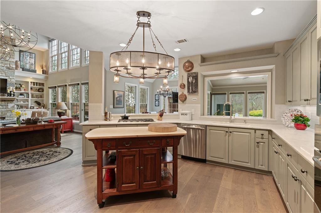 6715 Brookline Court, Cumming, Georgia image 13