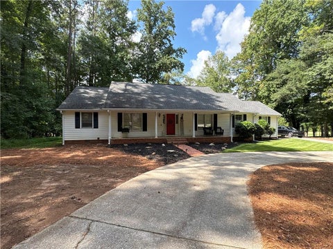 Homes For Sale - 37 Stonehaven Drive<br/> Coweta County, Newnan, GA 30265