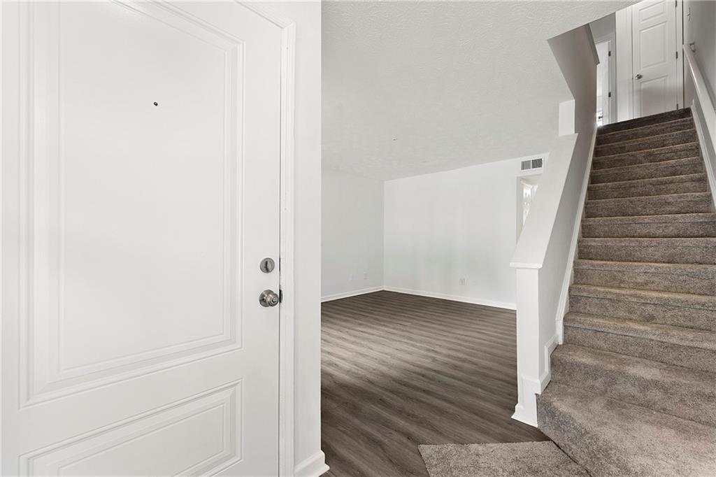 2261 Wellington Circle, Lithonia, Georgia image 2
