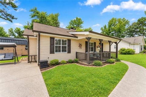 Homes For Sale - 2560 Fairlane Drive<br/> Cumming, GA 30041
