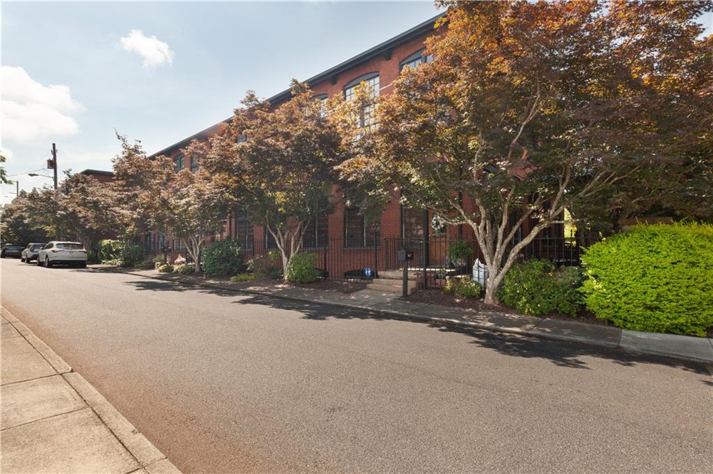 131 Radium Street NW 12