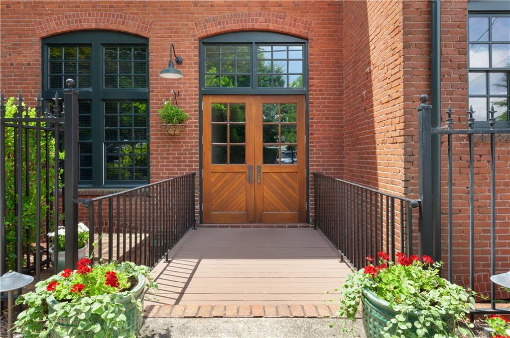 131 Radium Street NW 12
