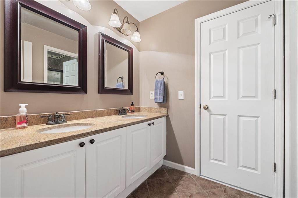 417 Rhodes House Drive, Suwanee, Georgia image 16