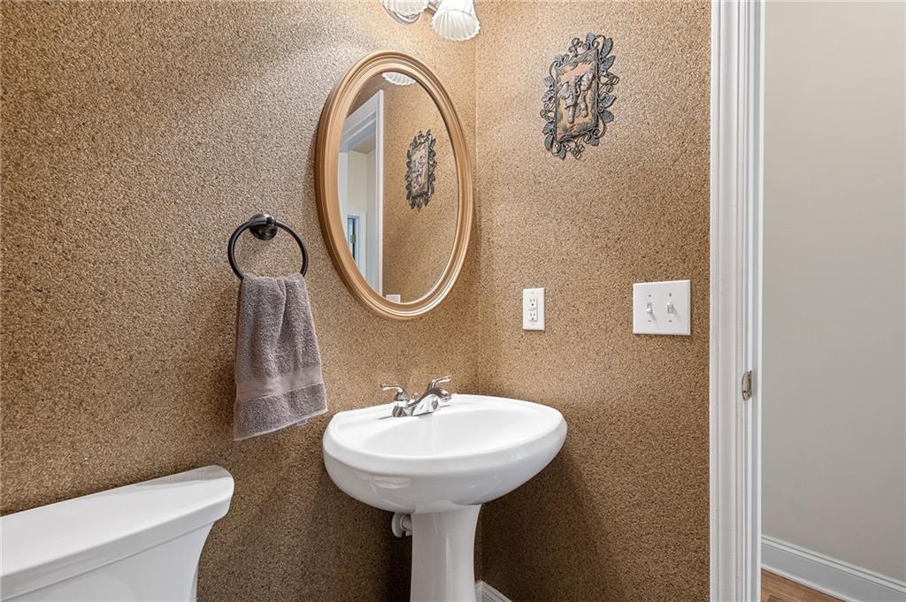 417 Rhodes House Drive, Suwanee, Georgia image 14