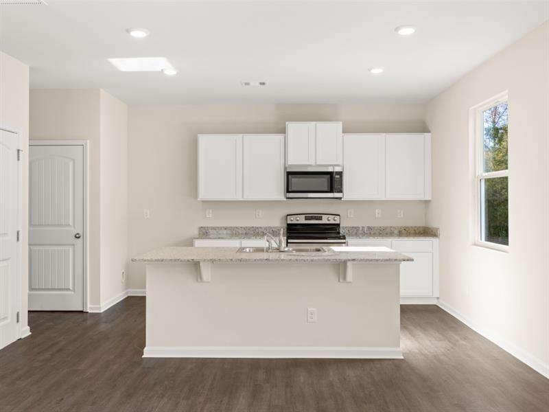 8230 Coldstream Drive, Fairburn, Georgia image 4