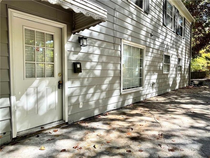 This gorgeous apartment is just what you're looking for! It features an open floor plan with lots of natural daylight. New flooring, new cabinets, fresh paint and all new stainless steel appliances. Great roommate plan. Large outside patio-great for gatherings. Washer/Dryer at $35/month.