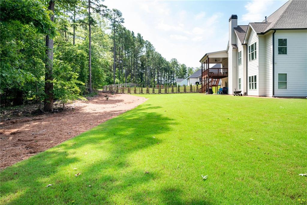 569 White Oak Way