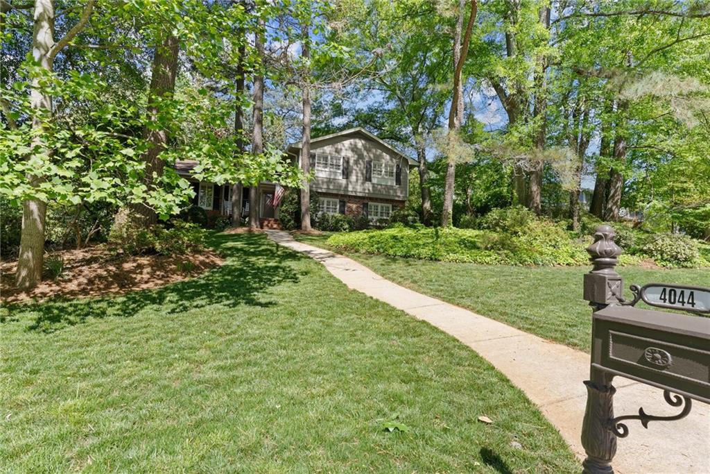 4044 Ashentree Drive, Brookhaven, Georgia image 2