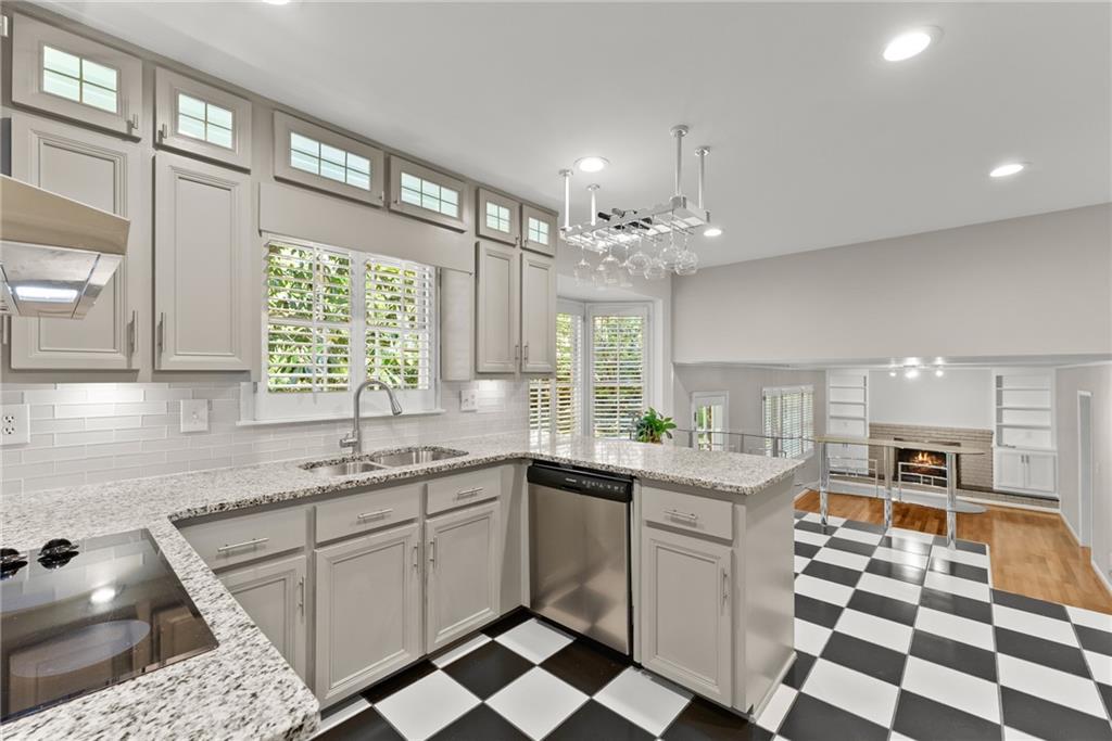 4044 Ashentree Drive, Brookhaven, Georgia image 15